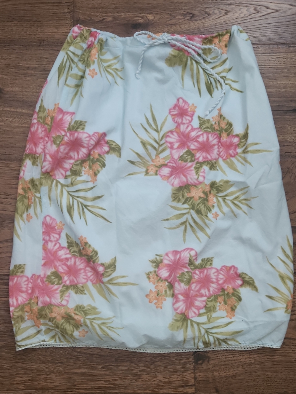 Abercrombie & Fitch White Midi Skirt with Pink Floral Print